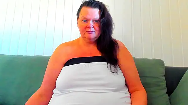 Snapshot of MilanaBiegert chatting on March 26, 2026, 2:44 pm MilanaBiegert online show from March 26, 2026, 2:44 pm