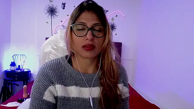 Snapshot of elena_detroya chatting on October 1, 2025, 12:33 pm elena detroya online show from October 1, 2025, 12:33 pm