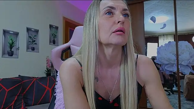 Snapshot of amelia_blondy chatting on February 24, 2025, 9:53 am amelia blondy online show from February 24, 2025, 9:53 am