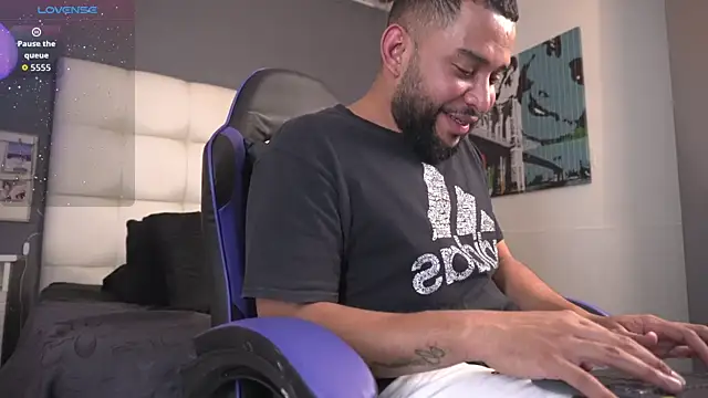 Snapshot of THIAGOXBIG chatting on February 19, 2026, 9:22 pm THIAGOXBIG online show from February 19, 2026, 9:22 pm