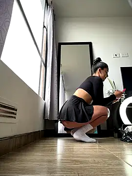 Nikothyna online show from September 15, 2025, 4:40 pm