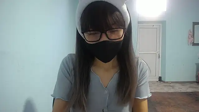 elllaaxx online show from October 15, 2025, 3:28 am