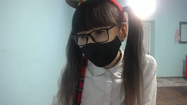 elllaaxx online show from October 30, 2025, 3:52 am