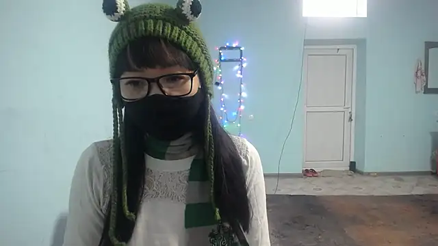 elllaaxx online show from December 17, 2025, 4:18 am