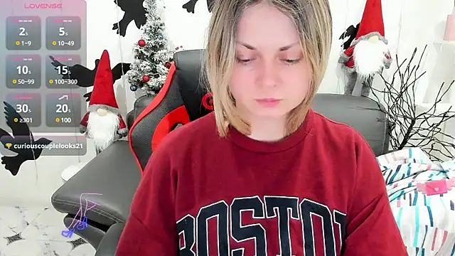 Snapshot of SmilingEmily_ chatting on December 17, 2024, 10:34 am SmilingEmily online show from December 17, 2024, 10:34 am
