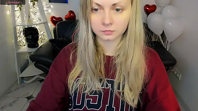 Snapshot of SmilingEmily_ chatting on February 15, 2025, 7:49 am SmilingEmily online show from February 15, 2025, 7:49 am