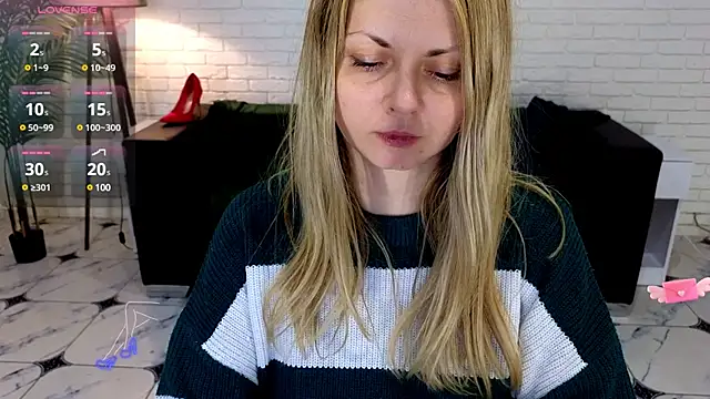 Snapshot of SmilingEmily_ chatting on March 4, 2025, 10:46 am SmilingEmily online show from March 4, 2025, 10:46 am