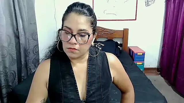 Snapshot of Mistresskloe01 chatting on September 12, 2025, 12:27 pm Mistresskloe01 online show from September 12, 2025, 12:27 pm