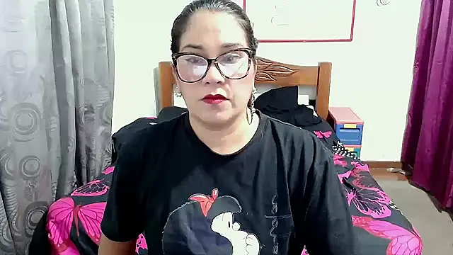 Snapshot of Mistresskloe01 chatting on September 23, 2025, 12:30 pm Mistresskloe01 online show from September 23, 2025, 12:30 pm