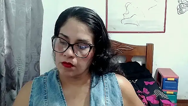 Snapshot of Mistresskloe01 chatting on September 30, 2025, 12:10 pm Mistresskloe01 online show from September 30, 2025, 12:10 pm