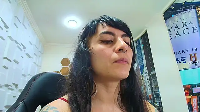 Naughty Kittenm online show from April 1, 2026, 11:33 am