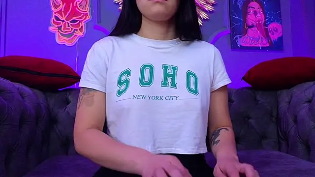 Julieta Russell online show from December 14, 2024, 12:01 pm