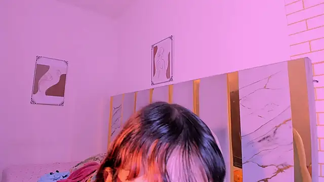 laurem-paulette online show from November 1, 2025, 1:13 pm