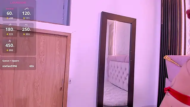 laurem-paulette online show from December 16, 2025, 7:52 pm