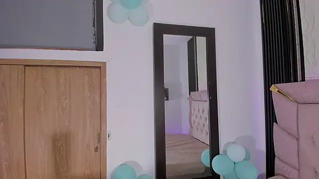 Snapshot of laurem-paulette chatting on February 16, 2026, 7:10 pm laurem-paulette online show from February 16, 2026, 7:10 pm