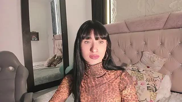 Snapshot of laurem-paulette chatting on February 23, 2026, 5:43 pm laurem-paulette online show from February 23, 2026, 5:43 pm