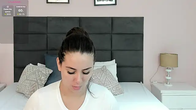 Snapshot of MadisonJenner chatting on January 18, 2026, 9:57 am MadisonJenner online show from January 18, 2026, 9:57 am