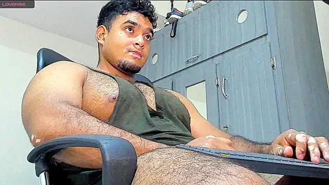 Big furry bear13 online show from January 9, 2025, 4:30 am