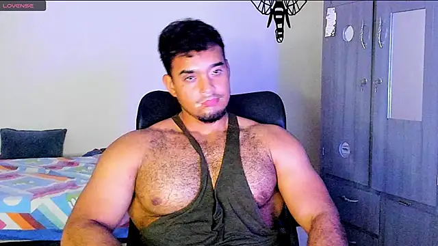 Big furry bear13 online show from January 24, 2025, 9:17 am