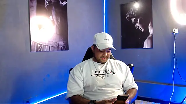 Big furry bear13 online show from September 22, 2025, 5:09 am