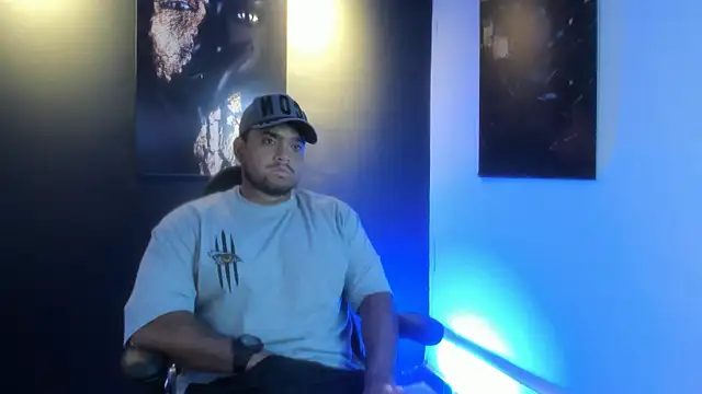 Big furry bear13 online show from October 15, 2025, 5:18 am