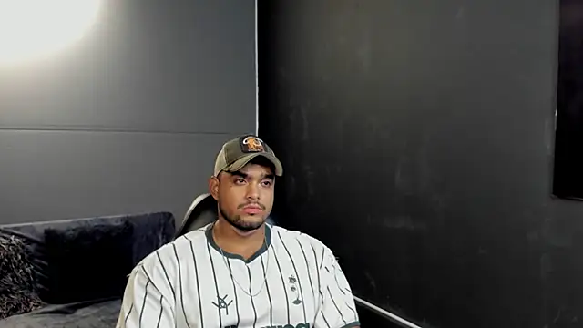 Big furry bear13 online show from November 8, 2025, 12:27 pm