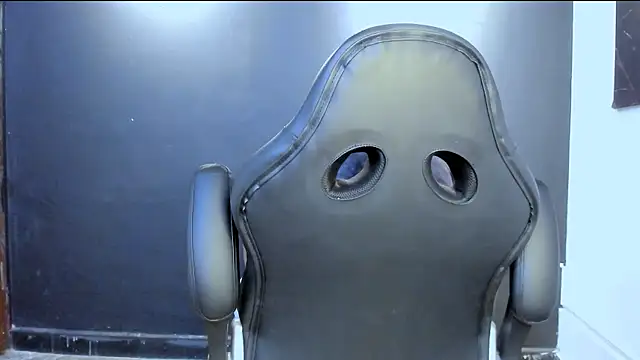 Big furry bear13 online show from April 22, 2026, 6:16 am