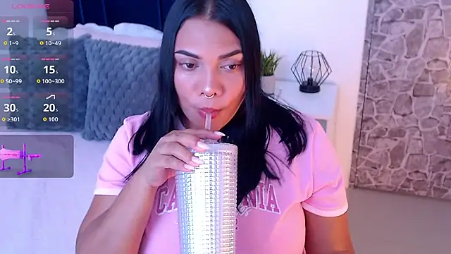 angela santana  online show from October 14, 2025, 6:09 pm