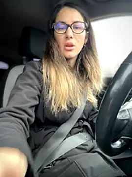 HotXMom online show from November 10, 2025, 6:56 am