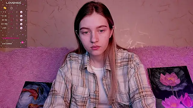 Ksuhesa online show from March 17, 2025, 1:39 pm