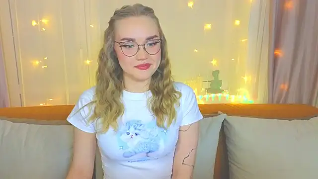 Aurora Golden1 online show from February 11, 2025, 4:02 pm