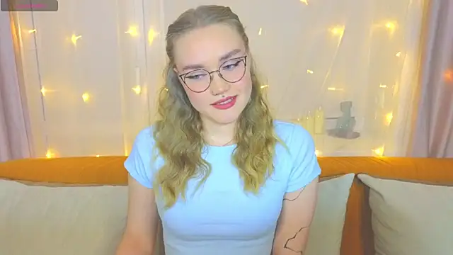 Aurora Golden1 online show from February 25, 2025, 3:38 pm