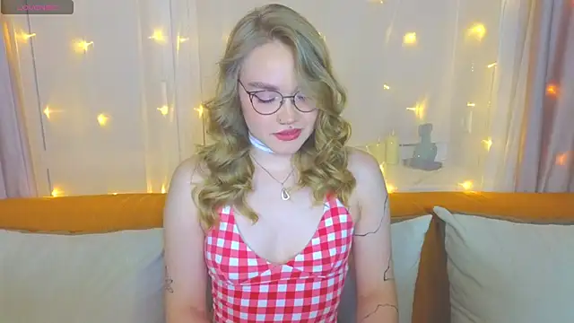 Aurora Golden1 online show from March 3, 2025, 4:14 pm