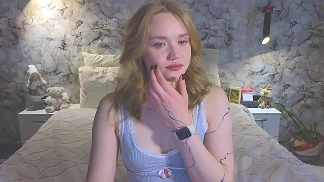 Aurora Golden1 online show from April 6, 2026, 4:46 am