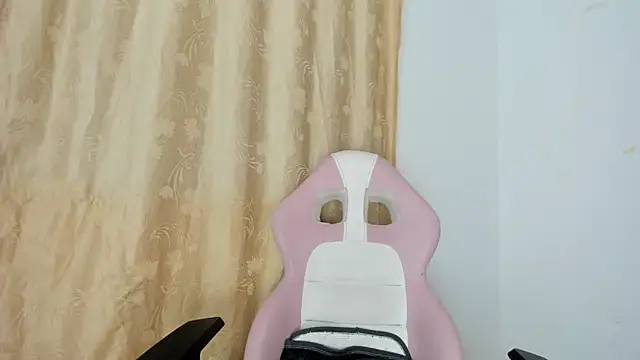 jessica hot 28 online show from February 4, 2026, 11:05 am