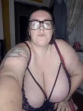 CummingStars98 online show from November 8, 2025, 7:56 pm