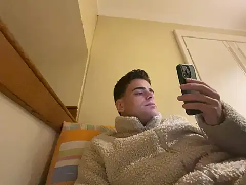 cubalibre02 online show from November 27, 2025, 9:17 pm