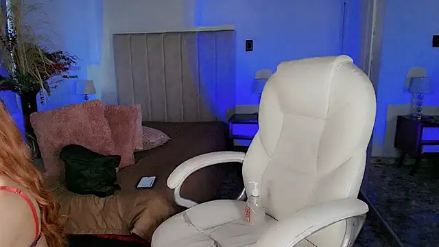 Ezraa1 online show from November 18, 2025, 8:02 pm