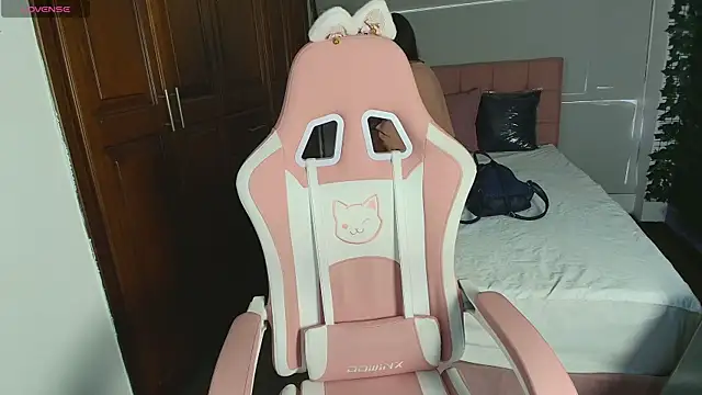 emmars  online show from November 3, 2025, 11:44 am