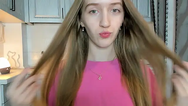 leslie my lovee online show from October 24, 2025, 8:38 pm