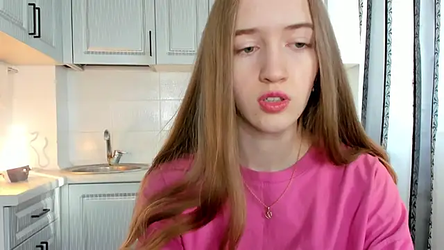 leslie my lovee online show from November 15, 2025, 8:00 am