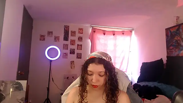 Snapshot of AllyDonfort chatting on June 5, 2026, 8:47 pm AllyDonfort online show from June 5, 2026, 8:47 pm