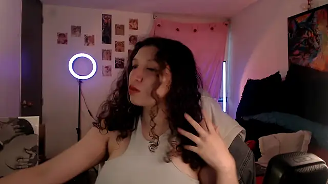 Snapshot of AllyDonfort chatting on June 9, 2026, 10:21 pm AllyDonfort online show from June 9, 2026, 10:21 pm