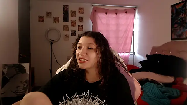 Snapshot of AllyDonfort chatting on June 12, 2026, 9:25 pm AllyDonfort online show from June 12, 2026, 9:25 pm
