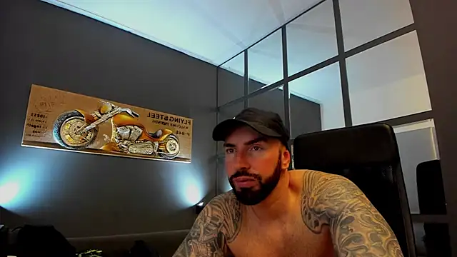 Snapshot of AronGrant chatting on January 10, 2025, 12:04 pm AronGrant online show from January 10, 2025, 12:04 pm