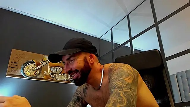 AronGrant online show from November 18, 2025, 9:58 am