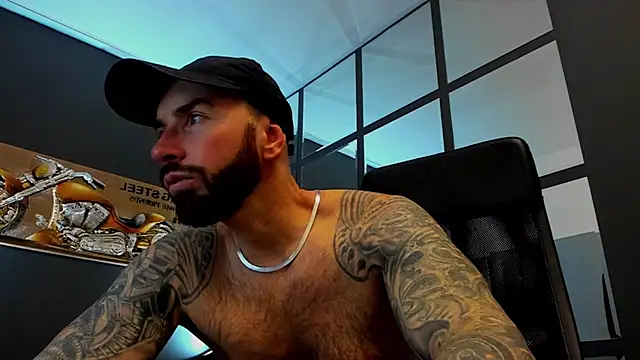 AronGrant online show from December 3, 2025, 10:13 am