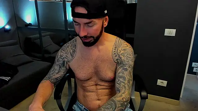 AronGrant online show from December 19, 2025, 10:11 am