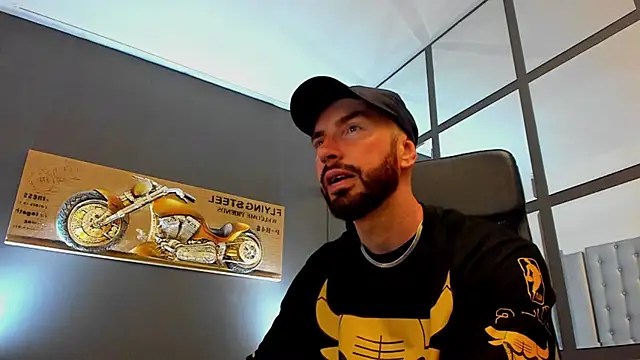 Snapshot of AronGrant chatting on June 16, 2026, 8:17 am AronGrant online show from June 16, 2026, 8:17 am