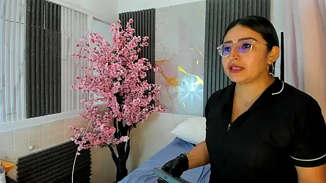 Snapshot of kate_evans1 chatting on June 25, 2026, 12:31 pm kate evans1 online show from June 25, 2026, 12:31 pm
